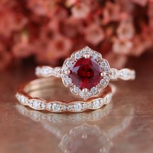 1.5 Ct Cushion Cut Red 