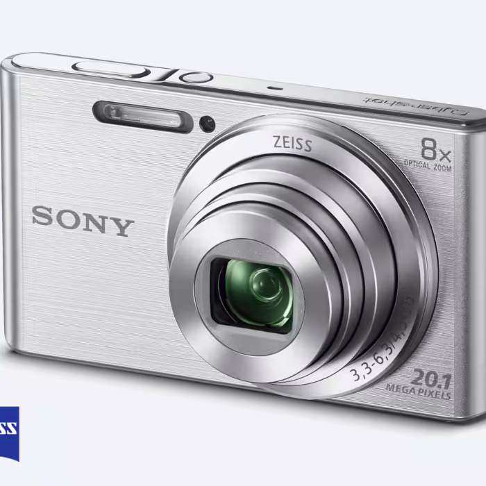 Small & Compact Digital Camera with Zoom